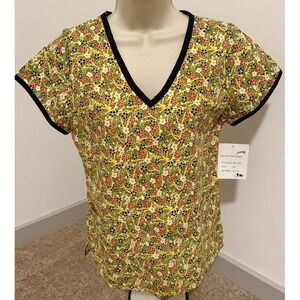 DELTA WOMENS SIZE XSMALL SCRUB TOP NEW WITH‎ TAGS FLORAL PRINT
